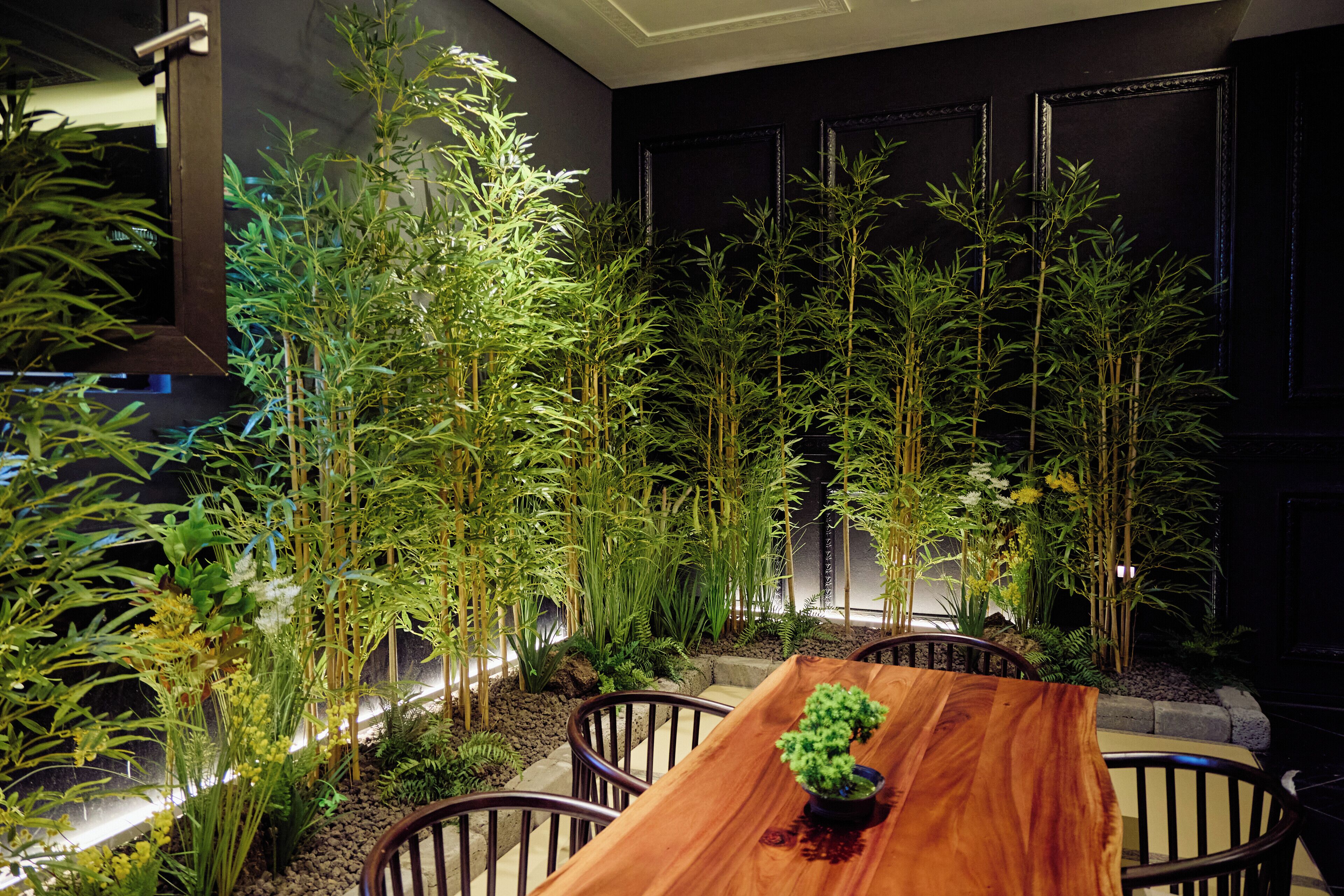 Signature kamer, niet-roken | Luxe beddengoed, donzen dekbedden, individueel gemeubileerd, een bureau