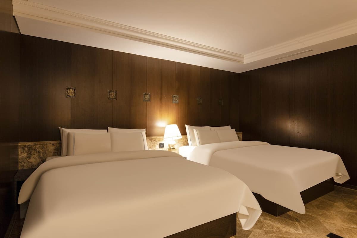 Family Room | Free WiFi