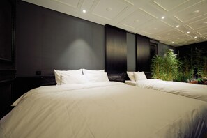 Signature Ryokan | Premium bedding, down comforters, individually furnished, desk - Cullinan Hotel and Spa (Seoul)