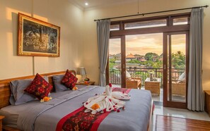 Habitación superior | Escritorio, wifi gratis y ropa de cama 