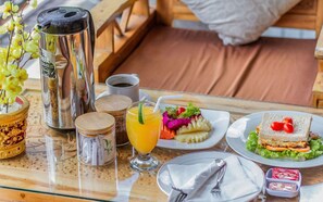 Desayuno continental (IDR 75000.00 por persona) 