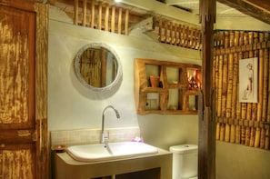 Villa, 2 Schlafzimmer, eigener Pool | Badezimmer