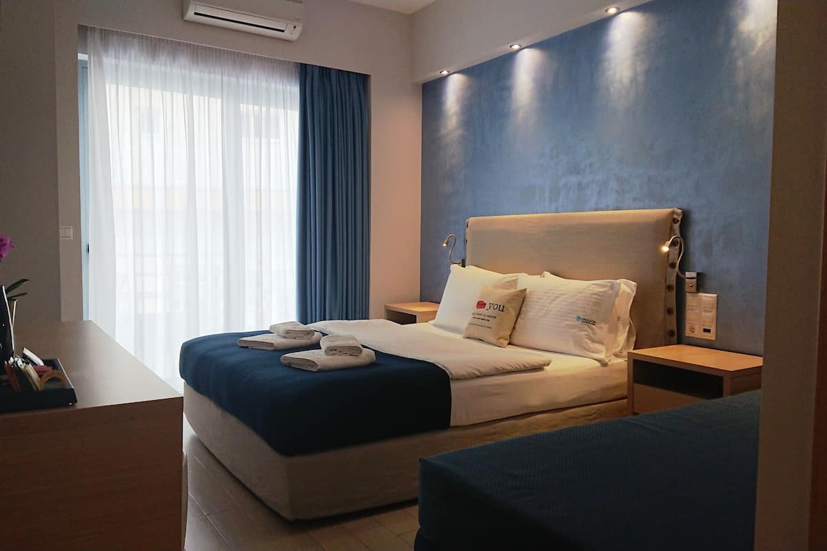 studio | 1 bedroom, premium bedding, down duvets, in-room safe