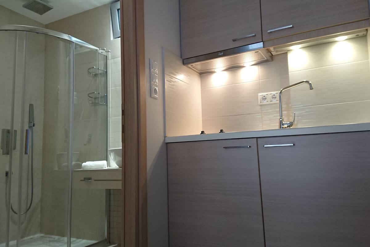 studio | bathroom shower