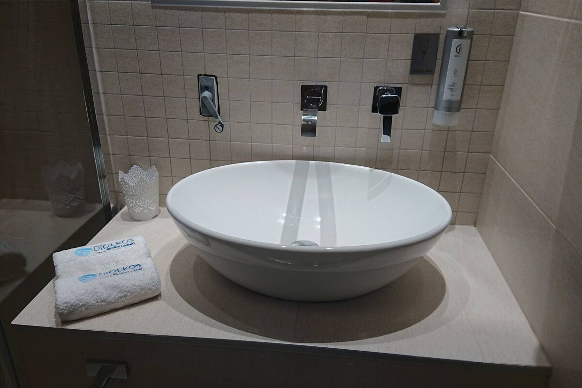 studio | bathroom sink