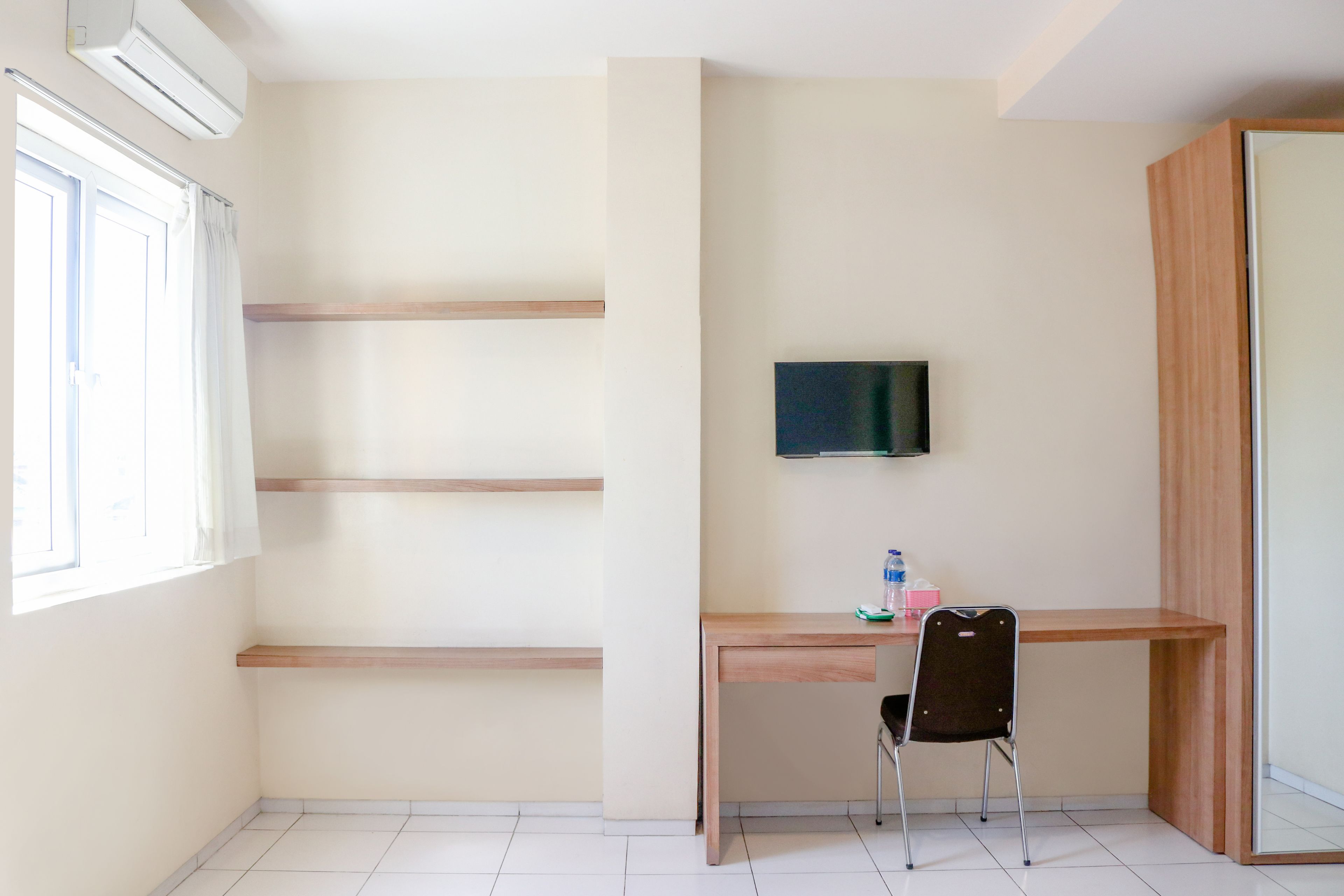 basic room | view from room