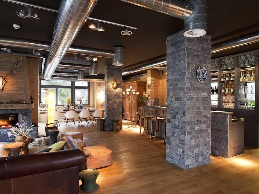 Coin salon dans le hall