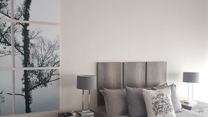 Standaard kamer | Een bureau, een strijkplank/strijkijzer, gratis wifi