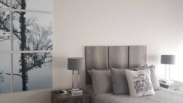 Standard Room | Desk, iron/ironing board, free WiFi