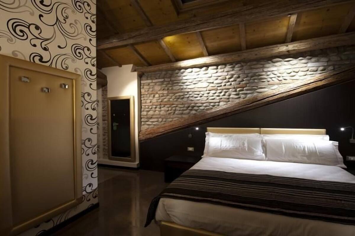 minibar, in-room safe, desk, soundproofing