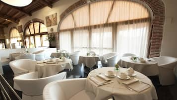 Desayuno buffet incluido todos los días