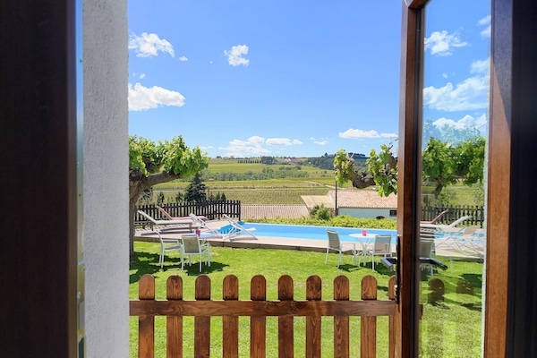 Premium bedding, minibar, individually decorated, individually furnished