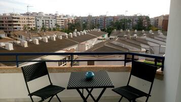 Estudio, vistas a la piscina | Terraza o patio