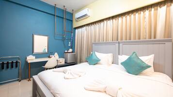 Ducha, artículos de tocador gratuitos, secador de pelo, pantuflas