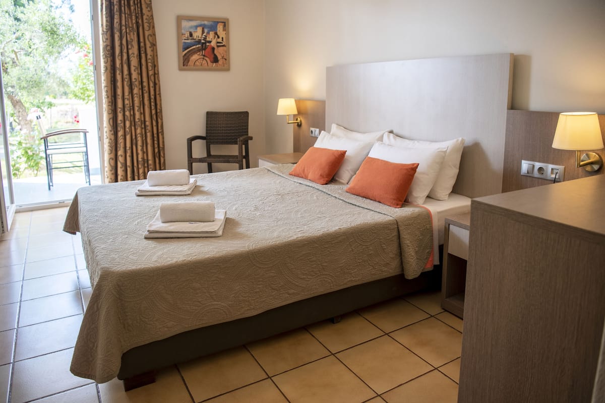 in-room safe, desk, free cots/infant beds, free wifi