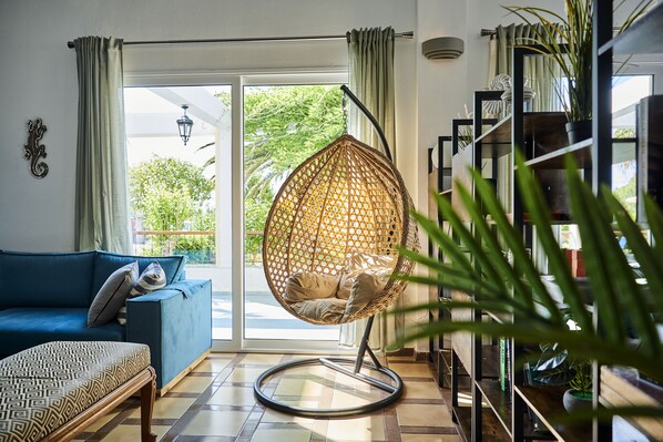 Lounge - Kalloni Bay (Lesvos)