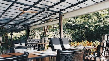 Aamiainen, lounas ja illallinen; thaimaalainen keittiö