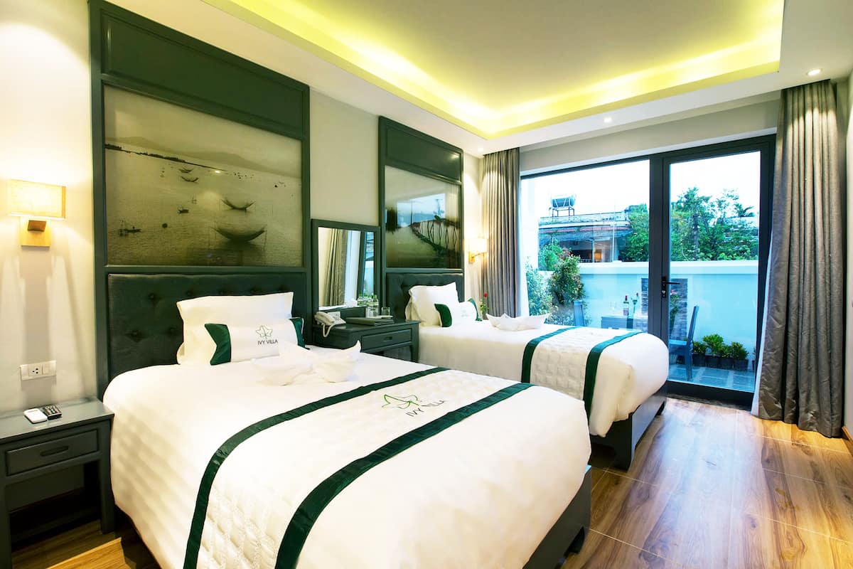 Superior Room, 2 Twin Beds | Premium bedding, minibar, desk, blackout drapes