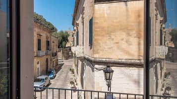 Klassieke tweepersoonskamer | 1 slaapkamer, luxe beddengoed, donsdekens, een minibar