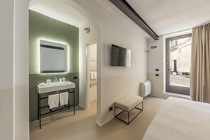 Classic Double Room | Bathroom