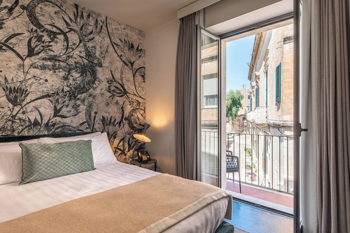 1 bedroom, premium bedding, down comforters, pillowtop beds