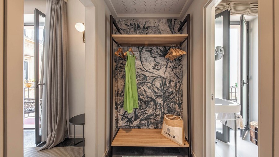 ARCO VECCHIO URBAN SUITE by EPOCA COLLECTION