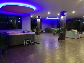 Indoor spa tub - Garden Hotel Medical & Spa (Debrecen)