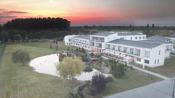 Exterior - Garden Hotel Medical & Spa (Debrecen)