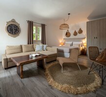 Caja de seguridad en la habitación y decoración personalizada 