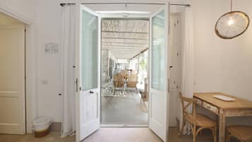 Chambre Supérieure | Bureau, fer et planche à repasser, Wi-Fi gratuit, draps fournis