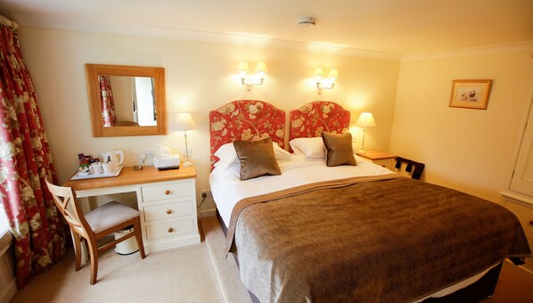 Twin Room | Iron/ironing board, free WiFi, bed sheets