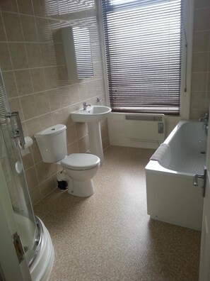 헤어드라이어, 타월, 화장지