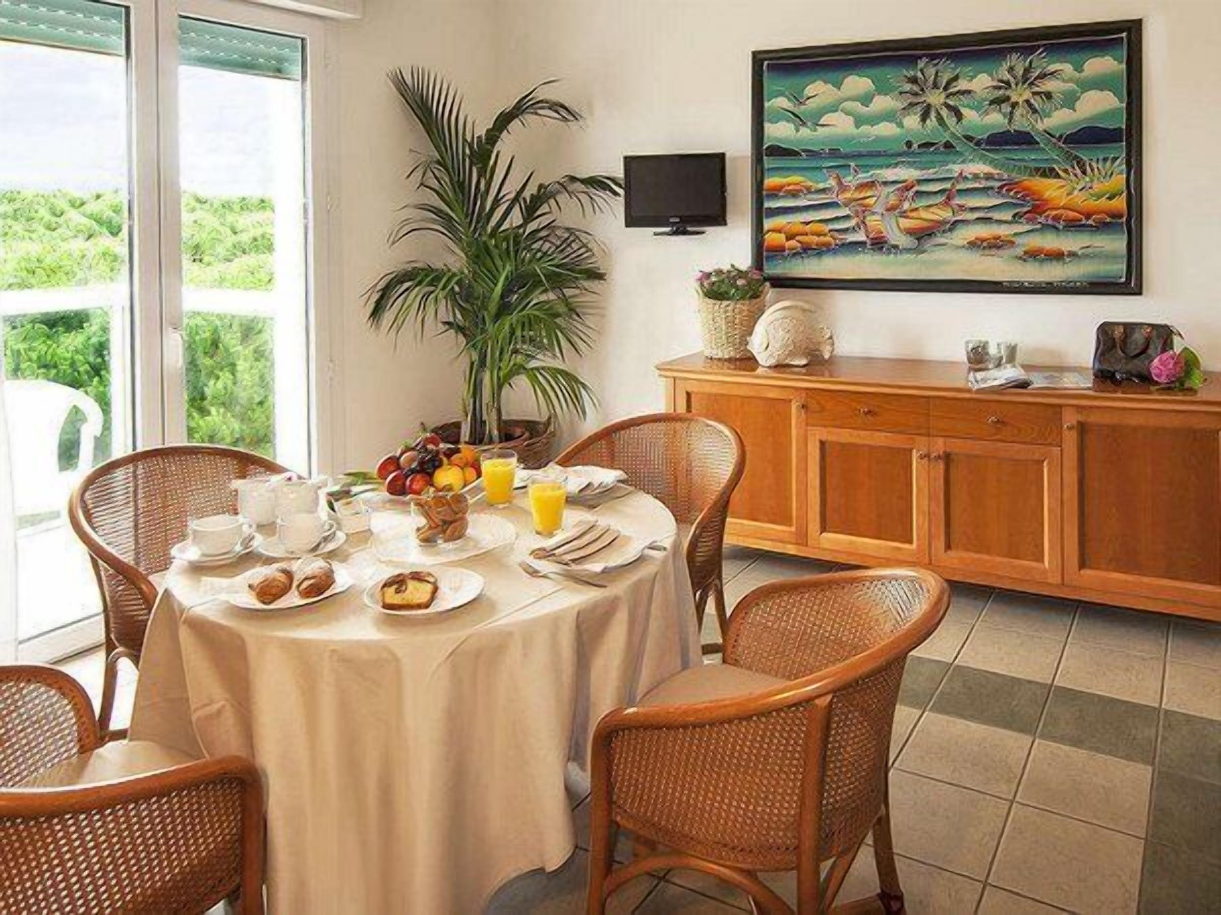 comfort suite, 1 bedroom | living area