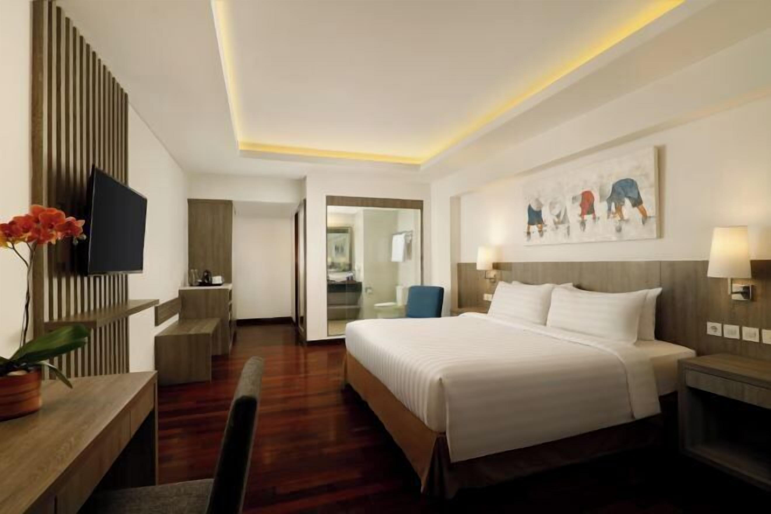 Minibar, in-room safe, desk, laptop workspace