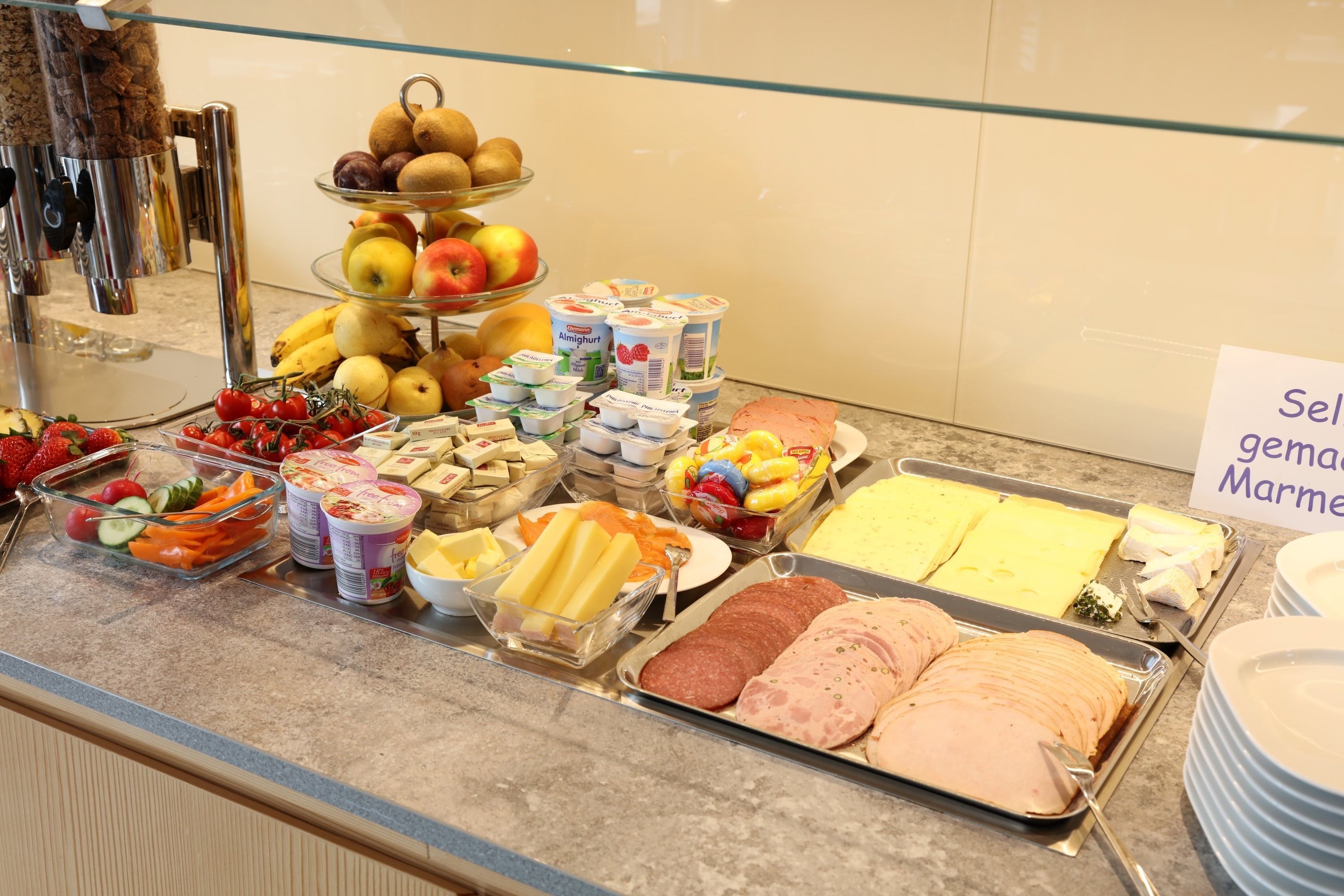 Tägliches inbegriffenes Frühstücksbuffet