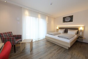 Comfort Double Room, 1 Bedroom, Accessible | In-room safe, soundproofing, iron/ironing board, free WiFi