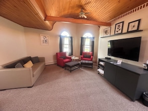 Honeymoon Suite, 1 King Bed with Sofa bed (Honeymoon Suite)
