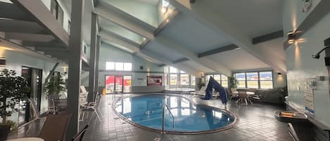 Indoor pool, pool loungers