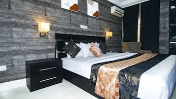 Classic-huone | 3 makuuhuonetta, ylelliset vuodevaatteet, tallelokero huoneessa