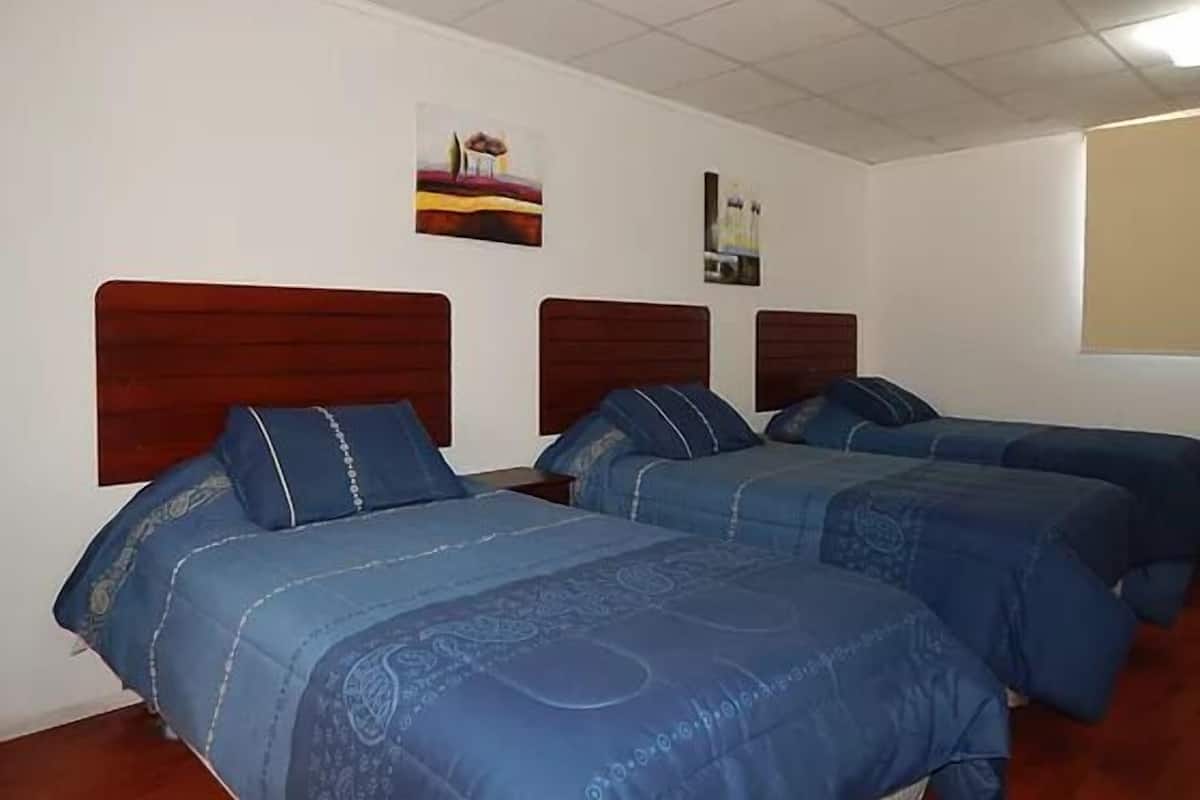 Chambre Triple Standard, 1 chambre, salle de bains privée | Literie de qualité supérieure, Wi-Fi gratuit