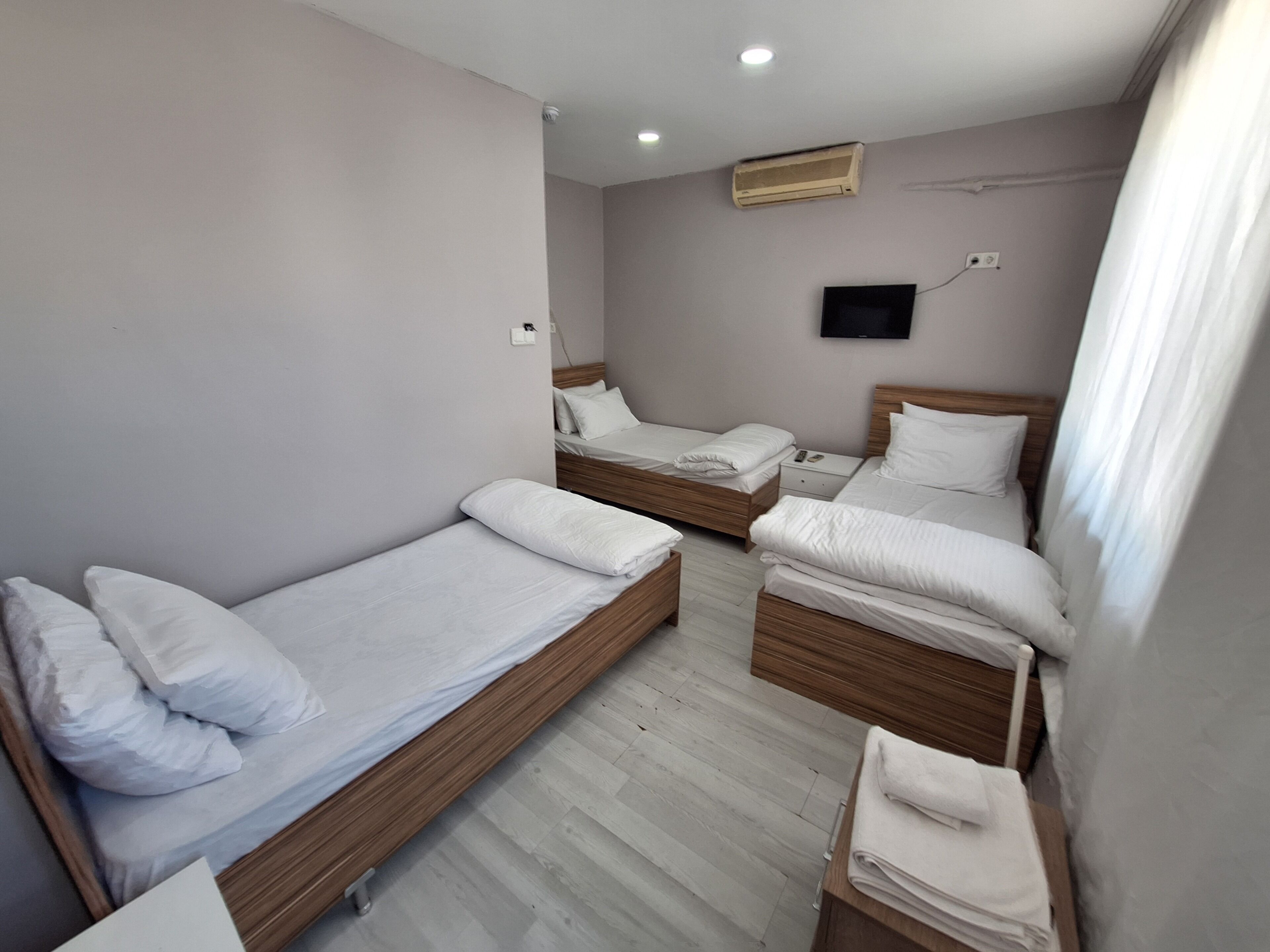 أغطية فراش متميزة وتجهيزات عازلة للصوت وواي فاي مجانًا وملاءات أسرّة