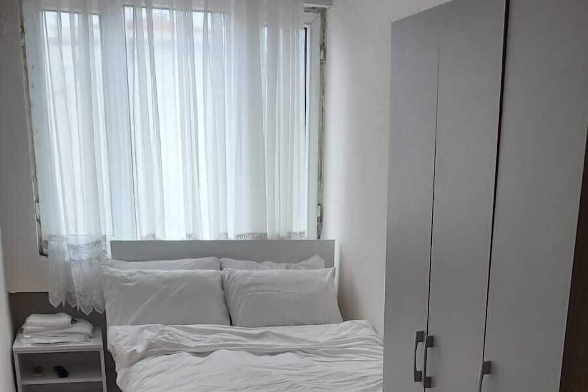 Geluiddichte muren, gratis wifi, beddengoed