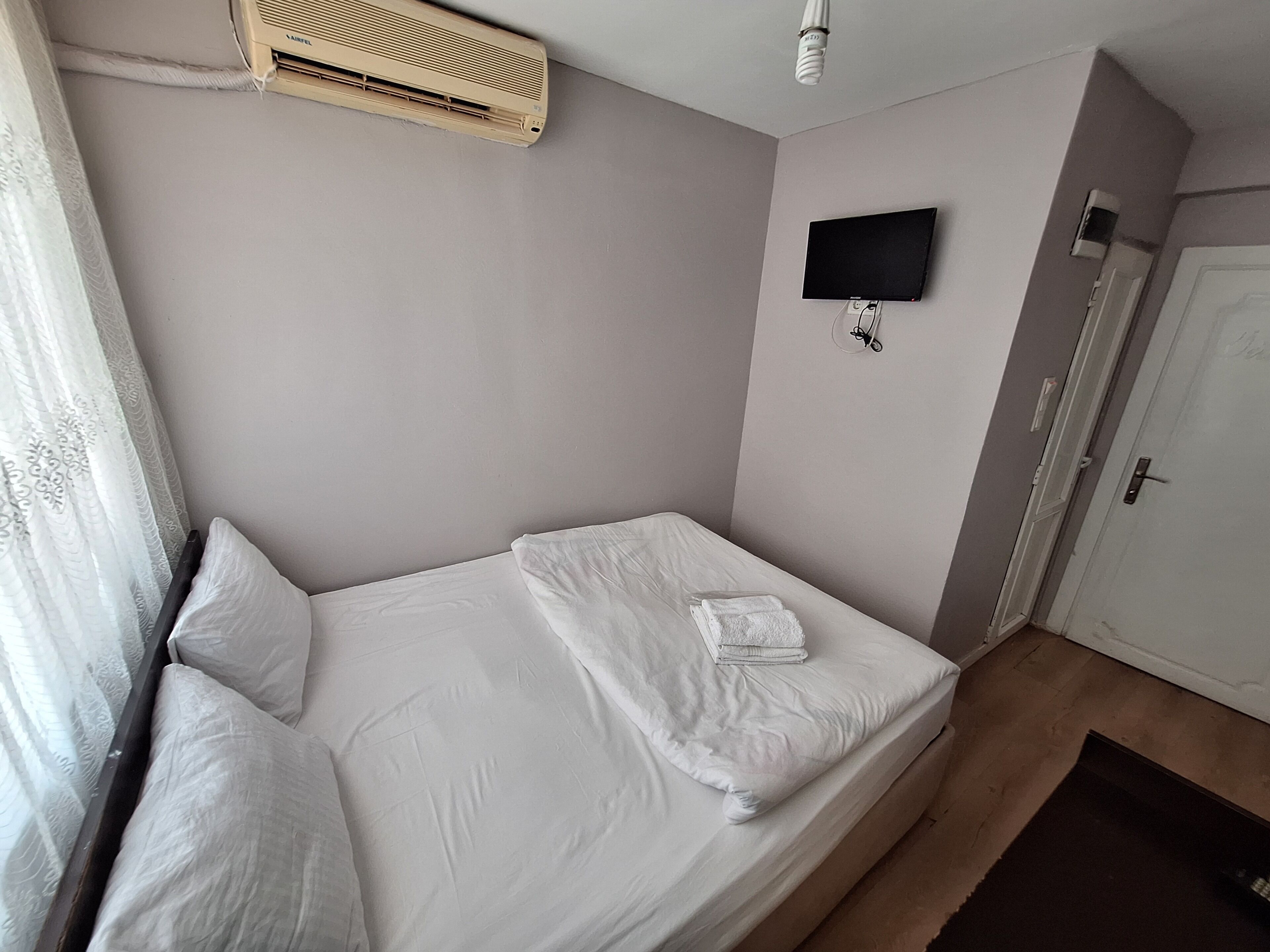 أغطية فراش متميزة وتجهيزات عازلة للصوت وواي فاي مجانًا وملاءات أسرّة