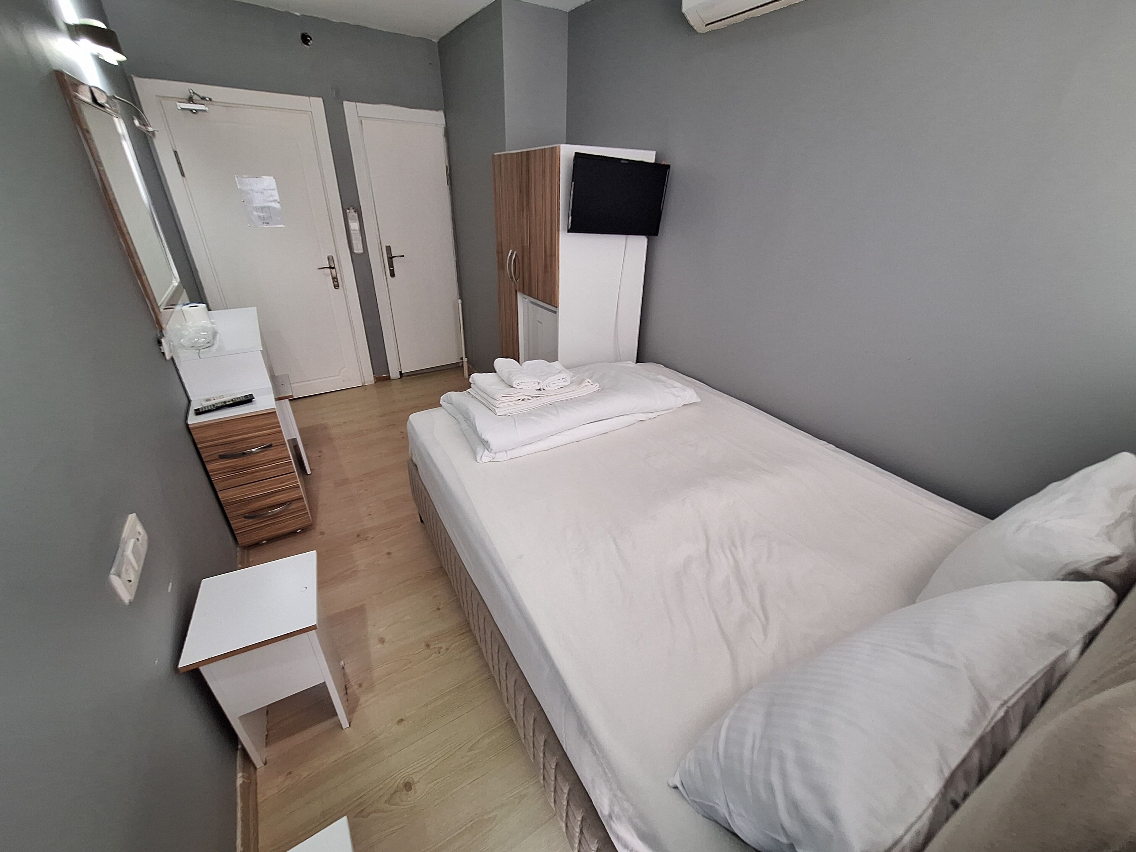 أغطية فراش متميزة وتجهيزات عازلة للصوت وواي فاي مجانًا وملاءات أسرّة