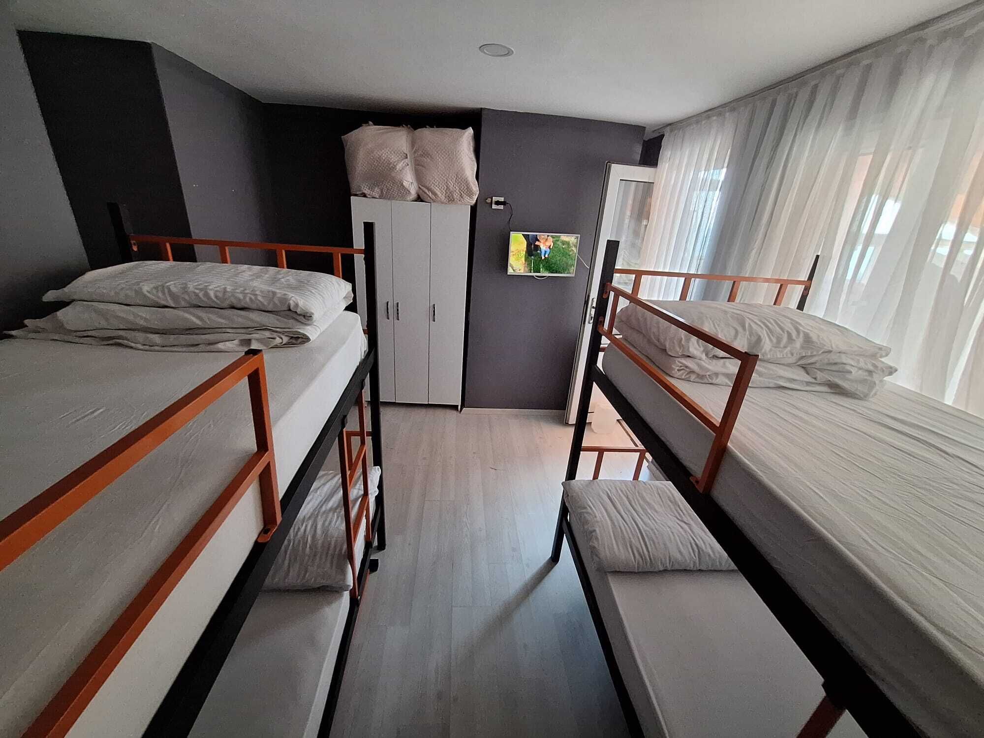 Gemeinsamer Economy-Schlafsaal, Mehrere Betten, mit Bad, Stadtblick | Individuell eingerichtet, schallisolierte Zimmer, kostenloses WLAN