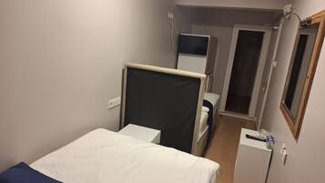 Comfort Twin kamer, meerdere bedden, en-suite badkamer, uitzicht op stad | Luxe beddengoed, geluiddichte muren, gratis wifi, beddengoed