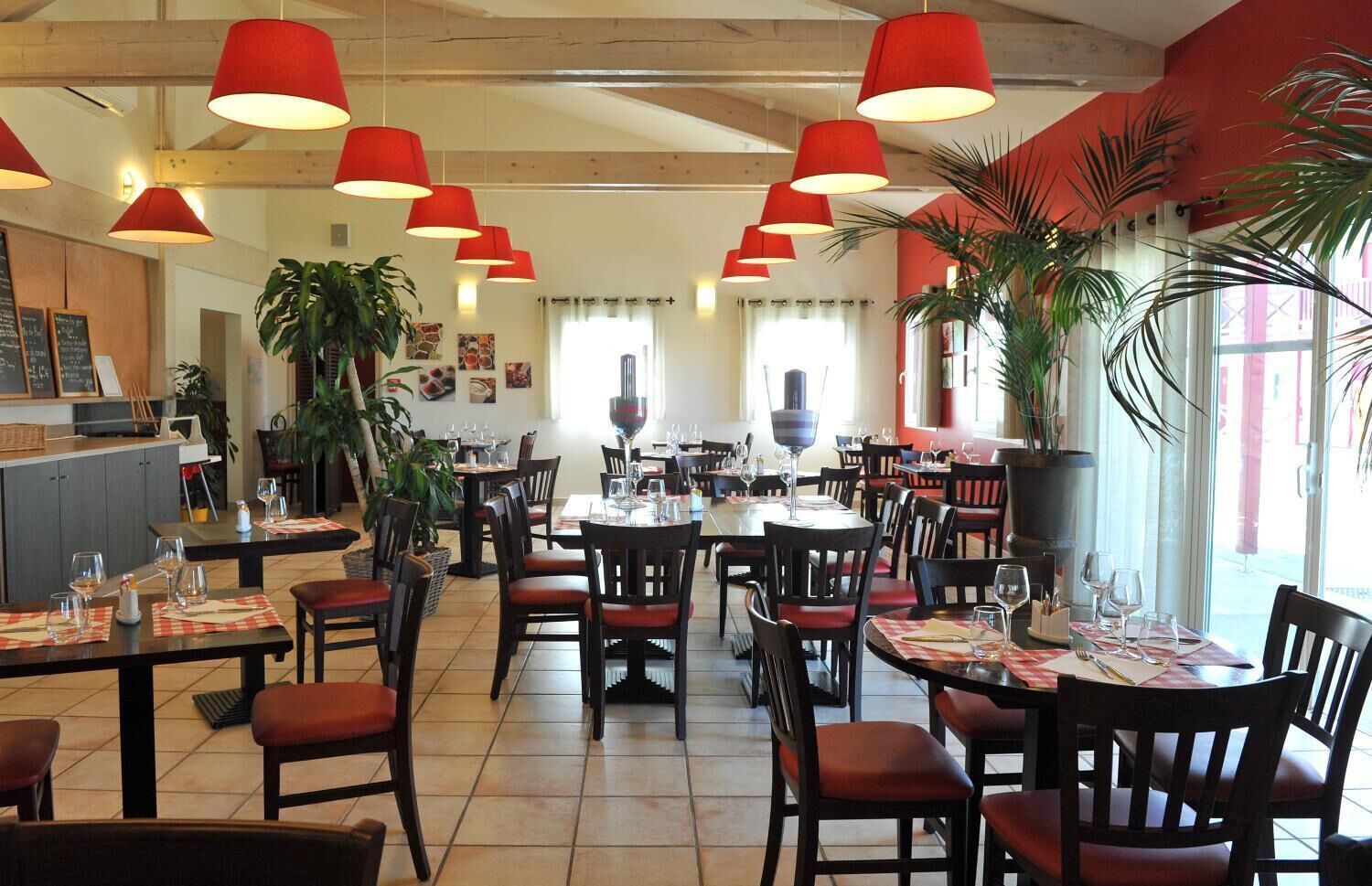 lunch and dinner served