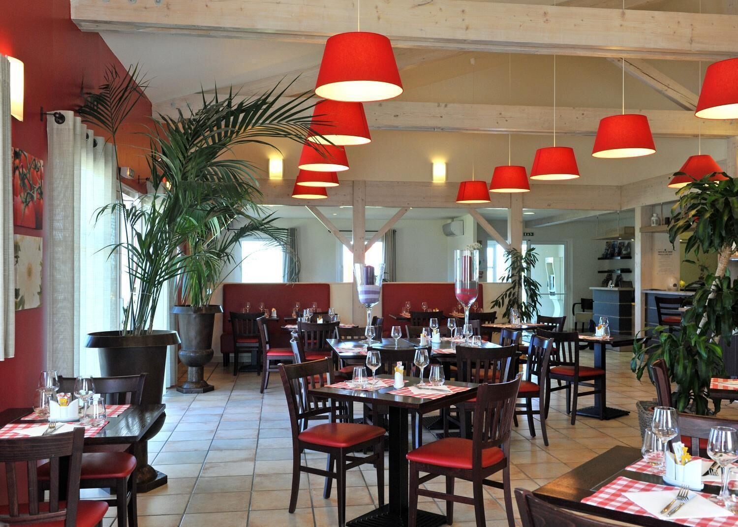 lunch and dinner served