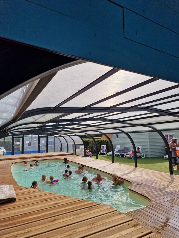 Innenpool, Liegestühle