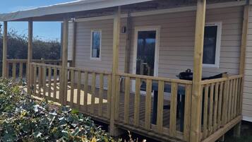 Mobile Home, 2 Bedrooms | In-room dining